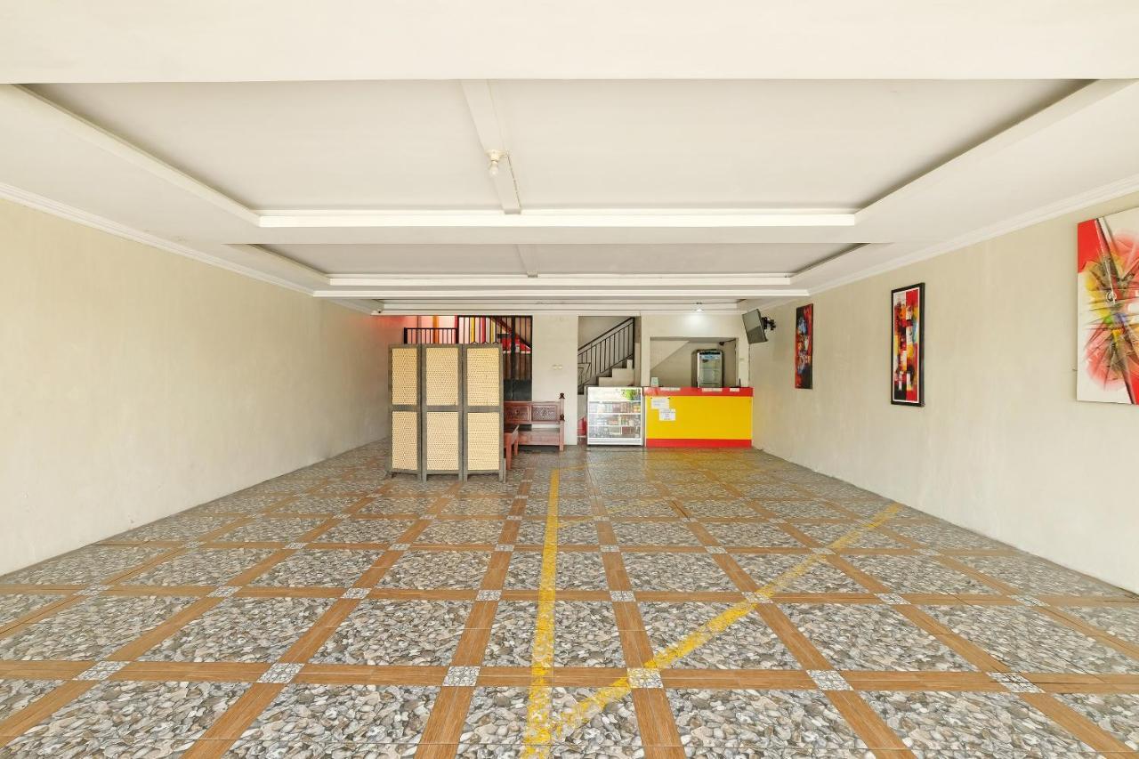 Oyo 91453 Hotel Srikandi Gejayan Maguwo Buitenkant foto